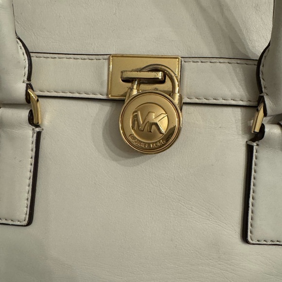 Michael Kors Cream Leather Hamilton 2 Way Crossbody - Picture 2 of 15